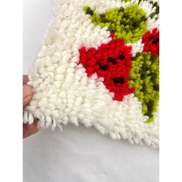 VTG Latch Hook Rug Wall Hanging Artwork Strawberries Fruit 12"x 27" Handmade - Picture 6 of 12